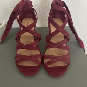 Beautiful Maroon Strappy Torrid heels!